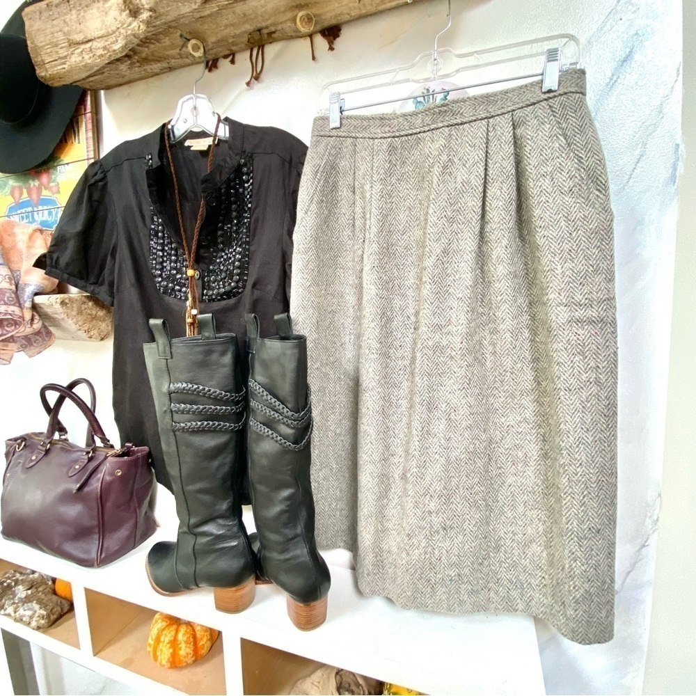 Herringbone VIRGIN WOOL vintage skirt w western/prairie/country/cottage vibe